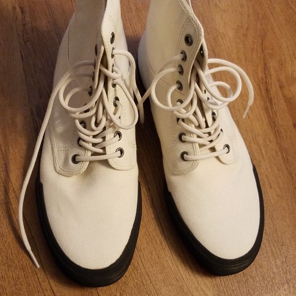 Dr. MARTENS